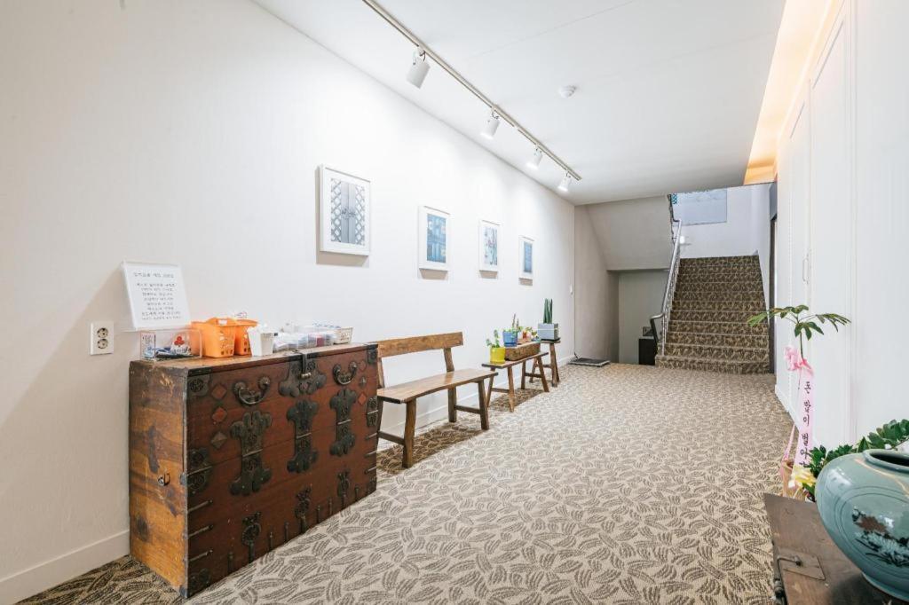Hotel Gaon J Stay Сеогвипо Екстериор снимка